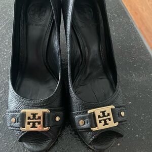 Tory Burch Black Leather Peep-Toe Flats with Gold Accents